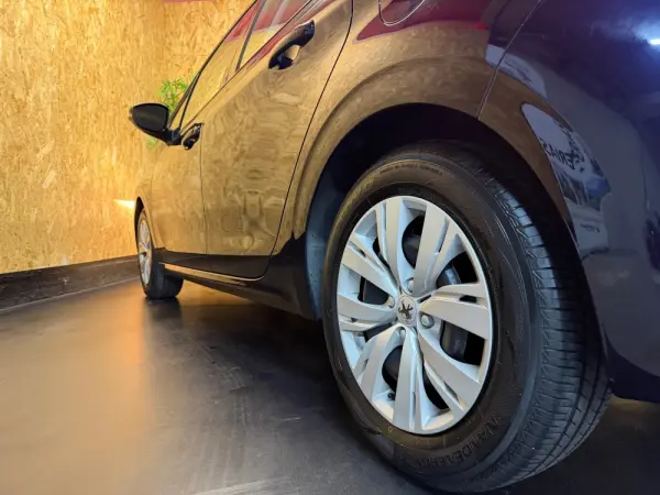 Peugeot 208 PureTech 82 Active 13