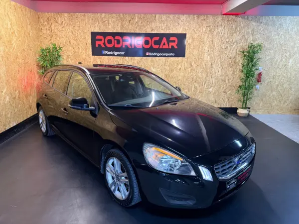 Volvo V60 2.0 D3 Momentum Start/Stop 1