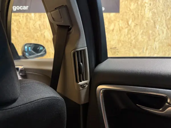 Volvo V60 2.0 D3 Momentum Start/Stop 11