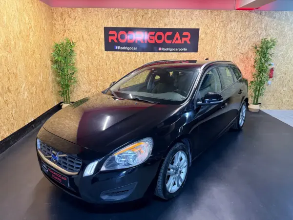 Volvo V60 2.0 D3 Momentum Start/Stop 12