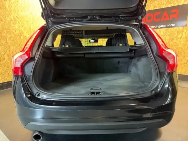 Volvo V60 2.0 D3 Momentum Start/Stop 17