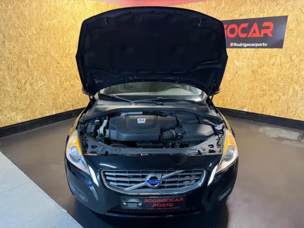 Volvo V60 2.0 D3 Momentum Start/Stop 22