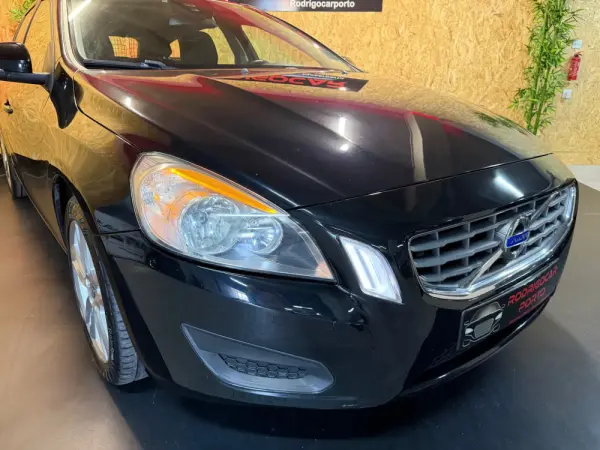 Volvo V60 2.0 D3 Momentum Start/Stop 25