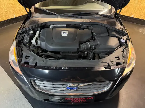 Volvo V60 2.0 D3 Momentum Start/Stop 24