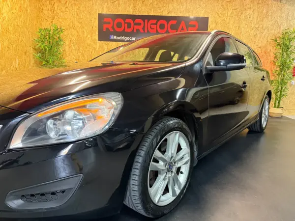 Volvo V60 2.0 D3 Momentum Start/Stop 26