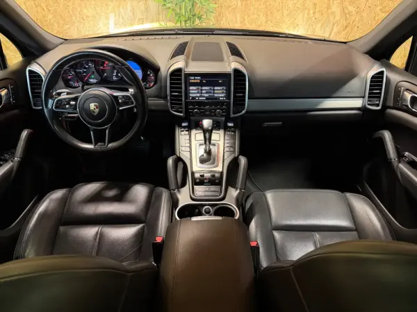 Porsche Cayenne Electric 11