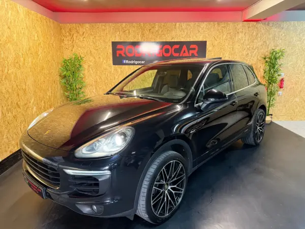 Porsche Cayenne Electric 12