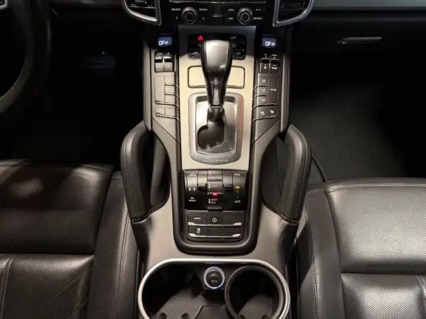 Porsche Cayenne Electric 17