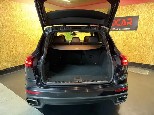 Porsche Cayenne Electric 29