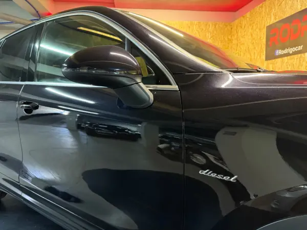 Porsche Cayenne Electric 33
