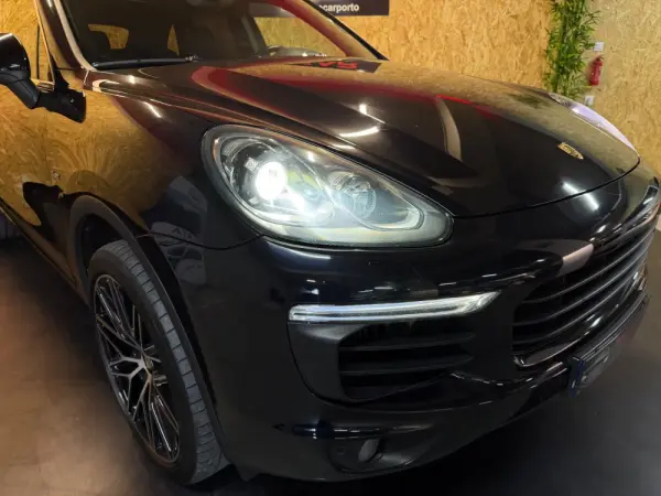 Porsche Cayenne Electric 38