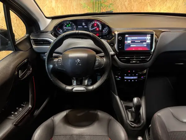 Peugeot 208 1.2 PureTech GT Line 5