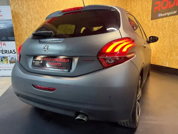 Peugeot 208 1.2 PureTech GT Line 11