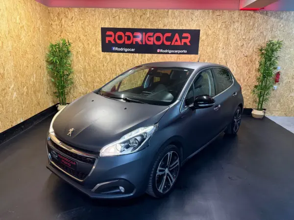 Peugeot 208 1.2 PureTech GT Line 12