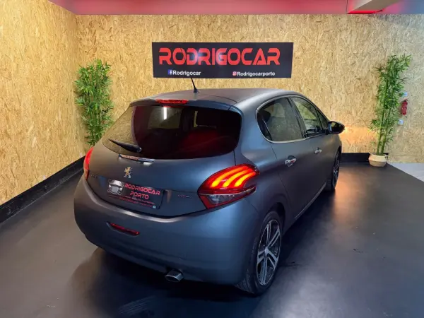 Peugeot 208 1.2 PureTech GT Line 22
