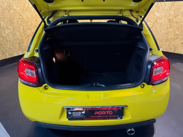 Citroen DS3 1.2 VTi So Chic 16