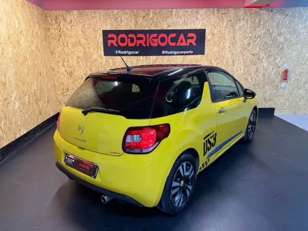 Citroen DS3 1.2 VTi So Chic 23