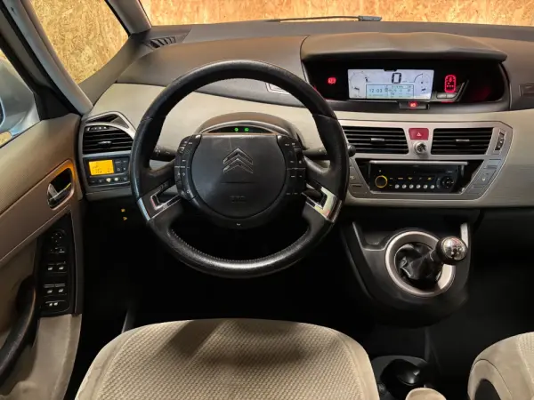 Citroen C4 Picasso 1.6 HDi Exclusive 8