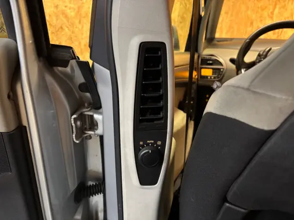 Citroen C4 Picasso 1.6 HDi Exclusive 10