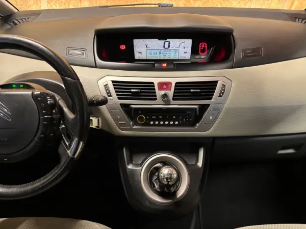 Citroen C4 Picasso 1.6 HDi Exclusive 9