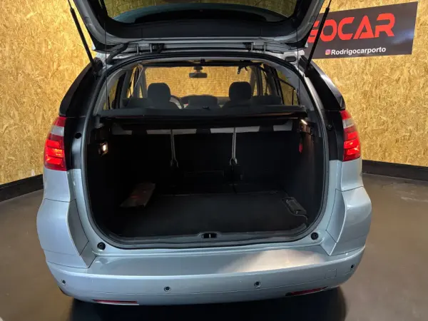 Citroen C4 Picasso 1.6 HDi Exclusive 16