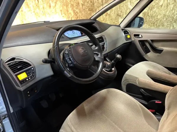 Citroen C4 Picasso 1.6 HDi Exclusive 28