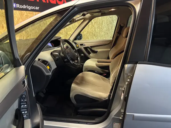 Citroen C4 Picasso 1.6 HDi Exclusive 27