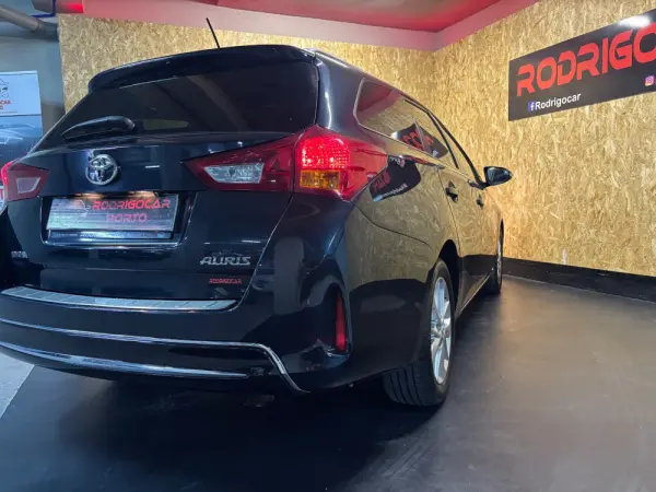 Toyota Auris Touring Sports 1.4 D-4D Com+P.Sport +Navi 18
