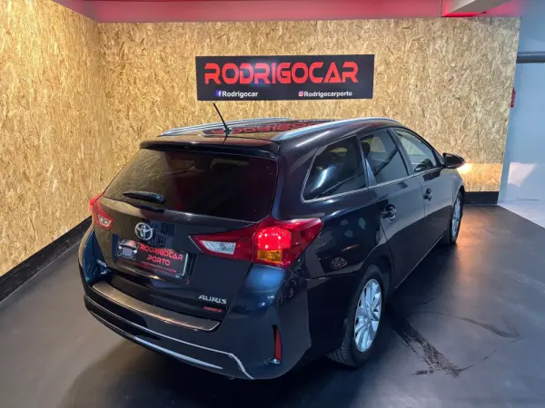 Toyota Auris Touring Sports 1.4 D-4D Com+P.Sport +Navi 23
