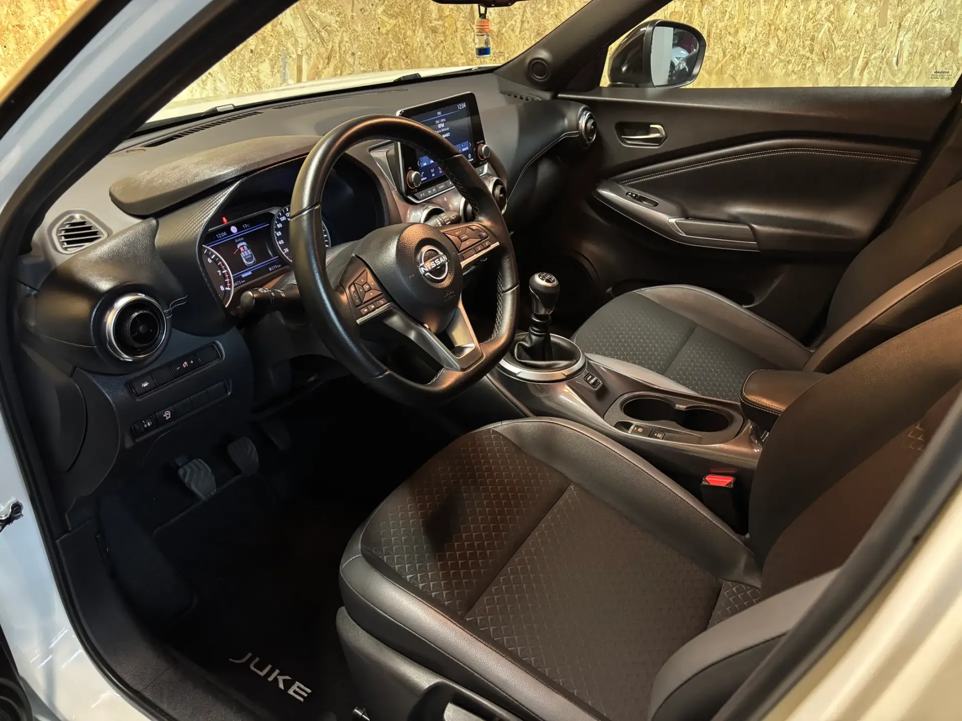 Nissan Juke 1.0 DIG-T N-Design Black 7