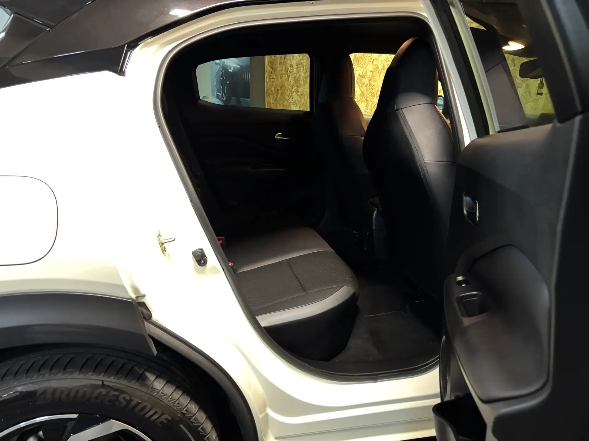 Nissan Juke 1.0 DIG-T N-Design Black 10