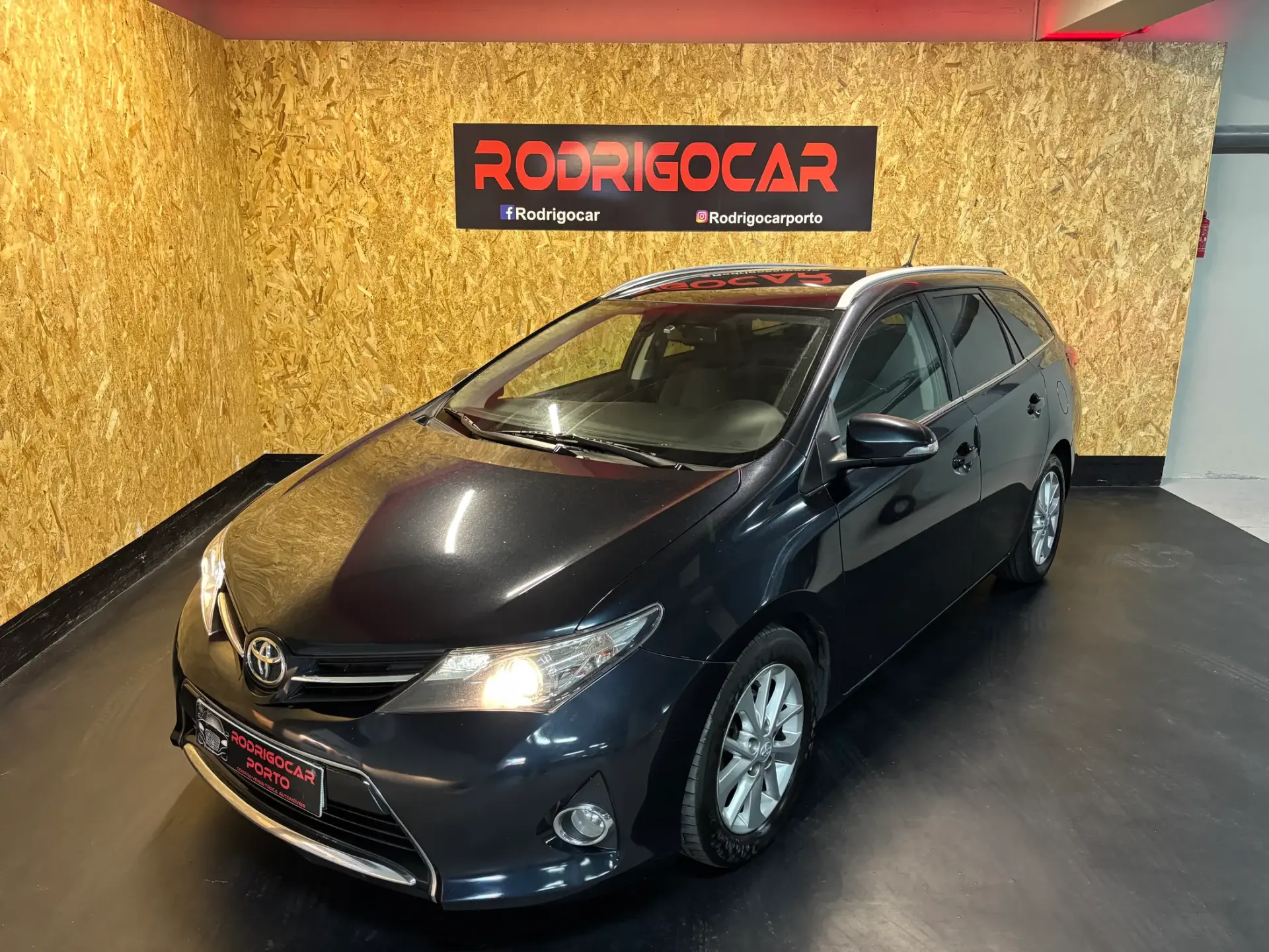 Toyota Auris Touring Sports 1.4 D-4D Comfort+Pack Sport+Navi 2