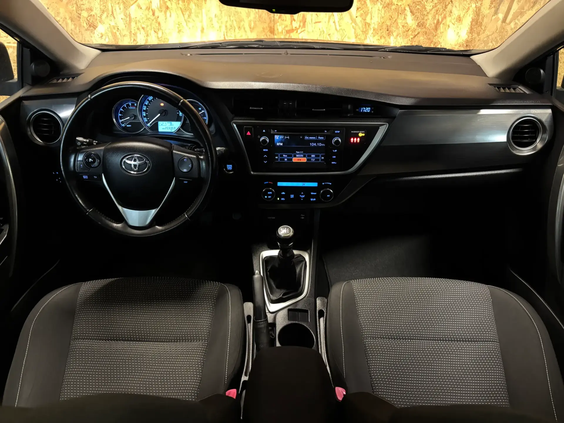 Toyota Auris Touring Sports 1.4 D-4D Comfort+Pack Sport+Navi 13