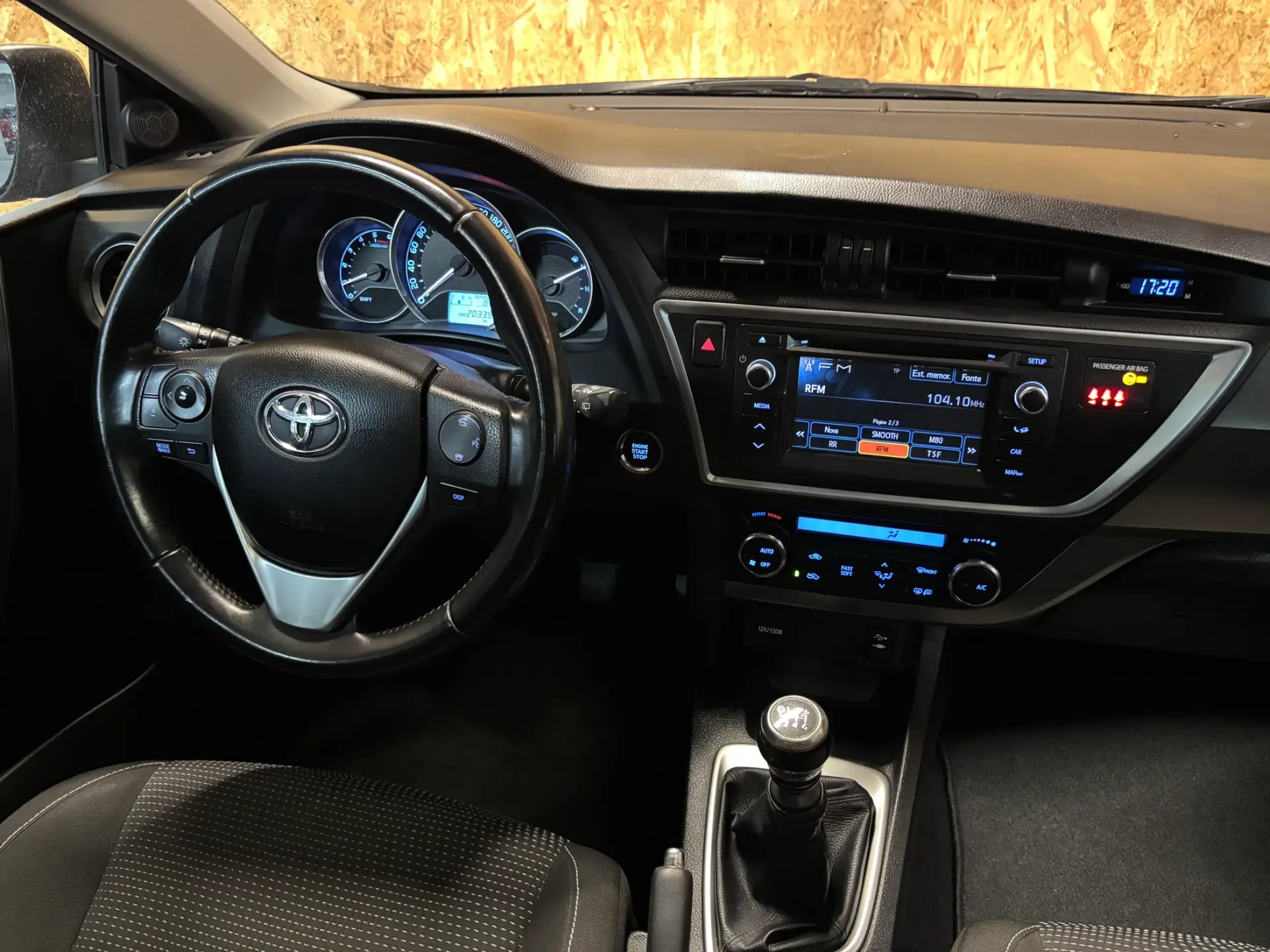 Toyota Auris Touring Sports 1.4 D-4D Comfort+Pack Sport+Navi 17