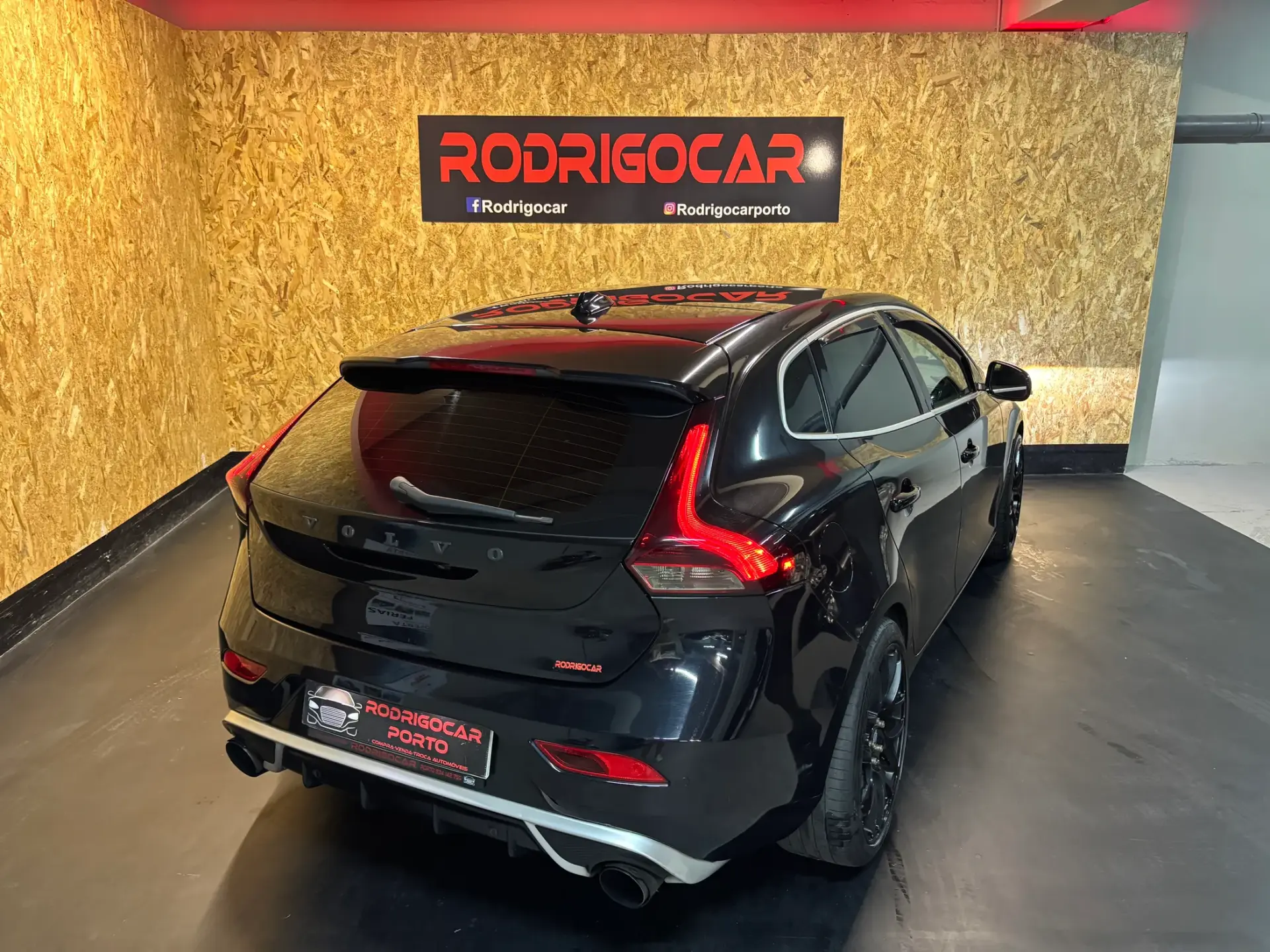 Volvo V40 1.6 D2 R-Design 3