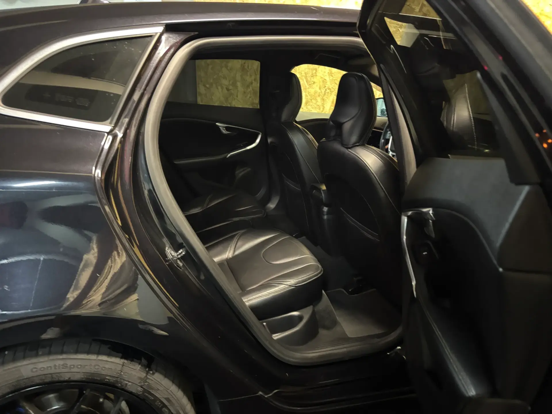 Volvo V40 1.6 D2 R-Design 11