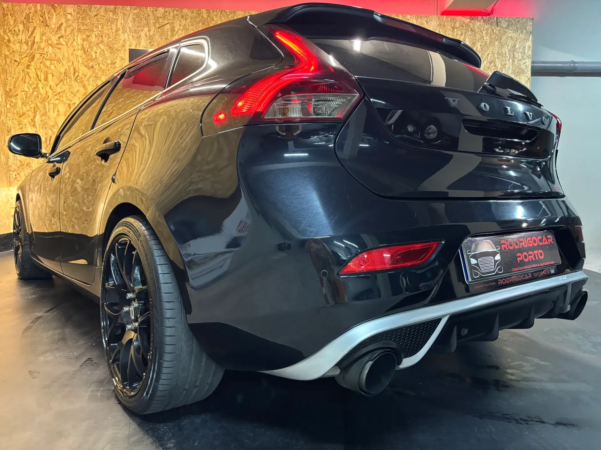 Volvo V40 1.6 D2 R-Design 21