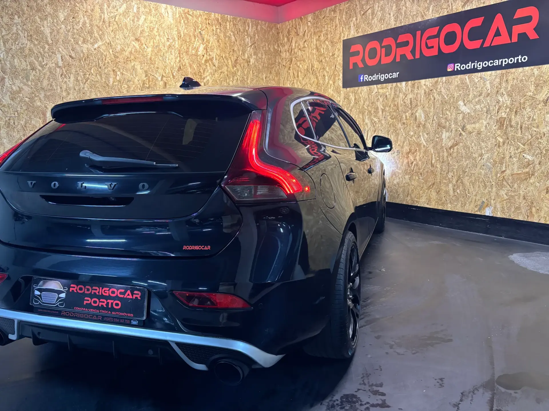 Volvo V40 1.6 D2 R-Design 23