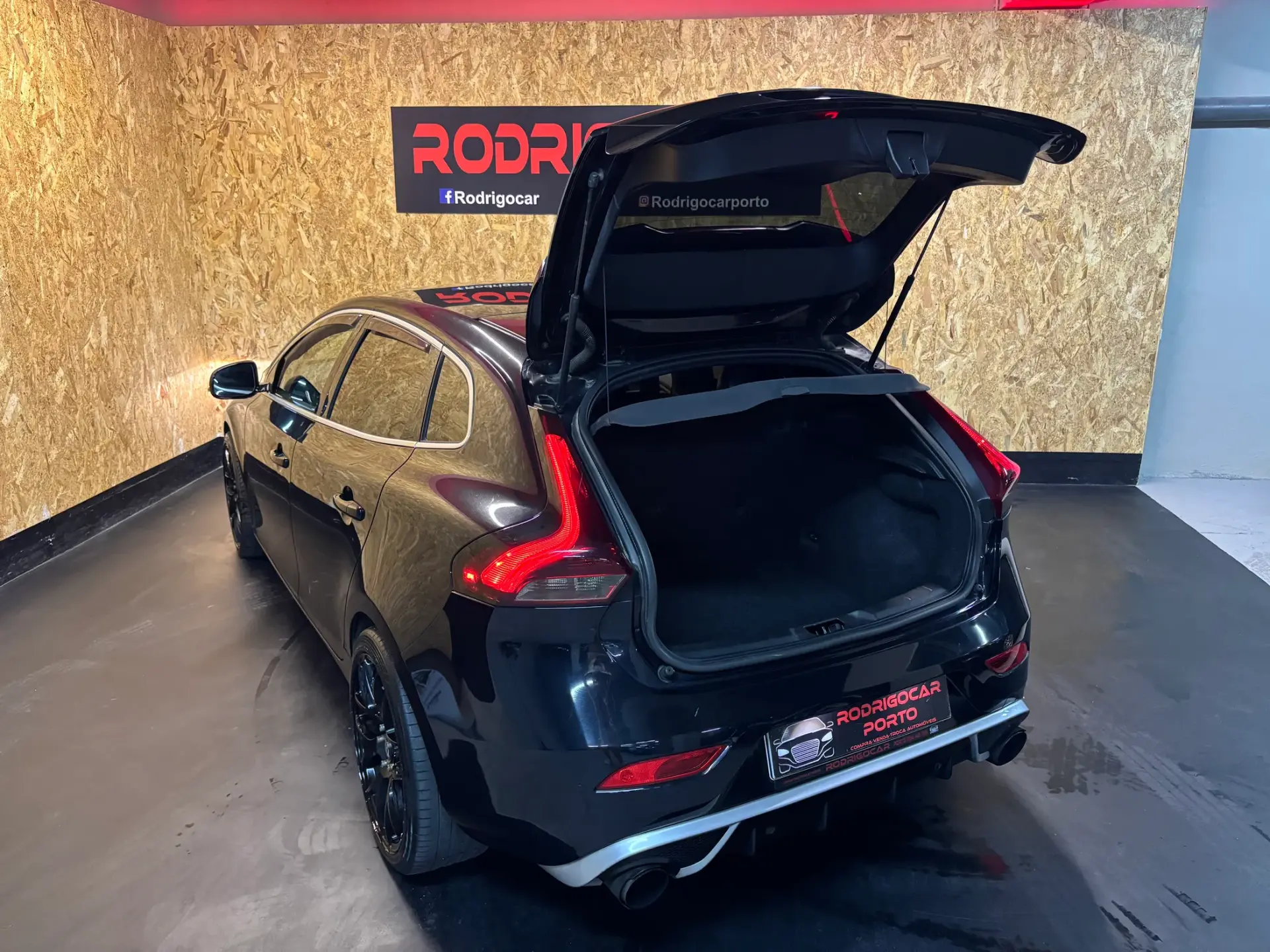 Volvo V40 1.6 D2 R-Design 25