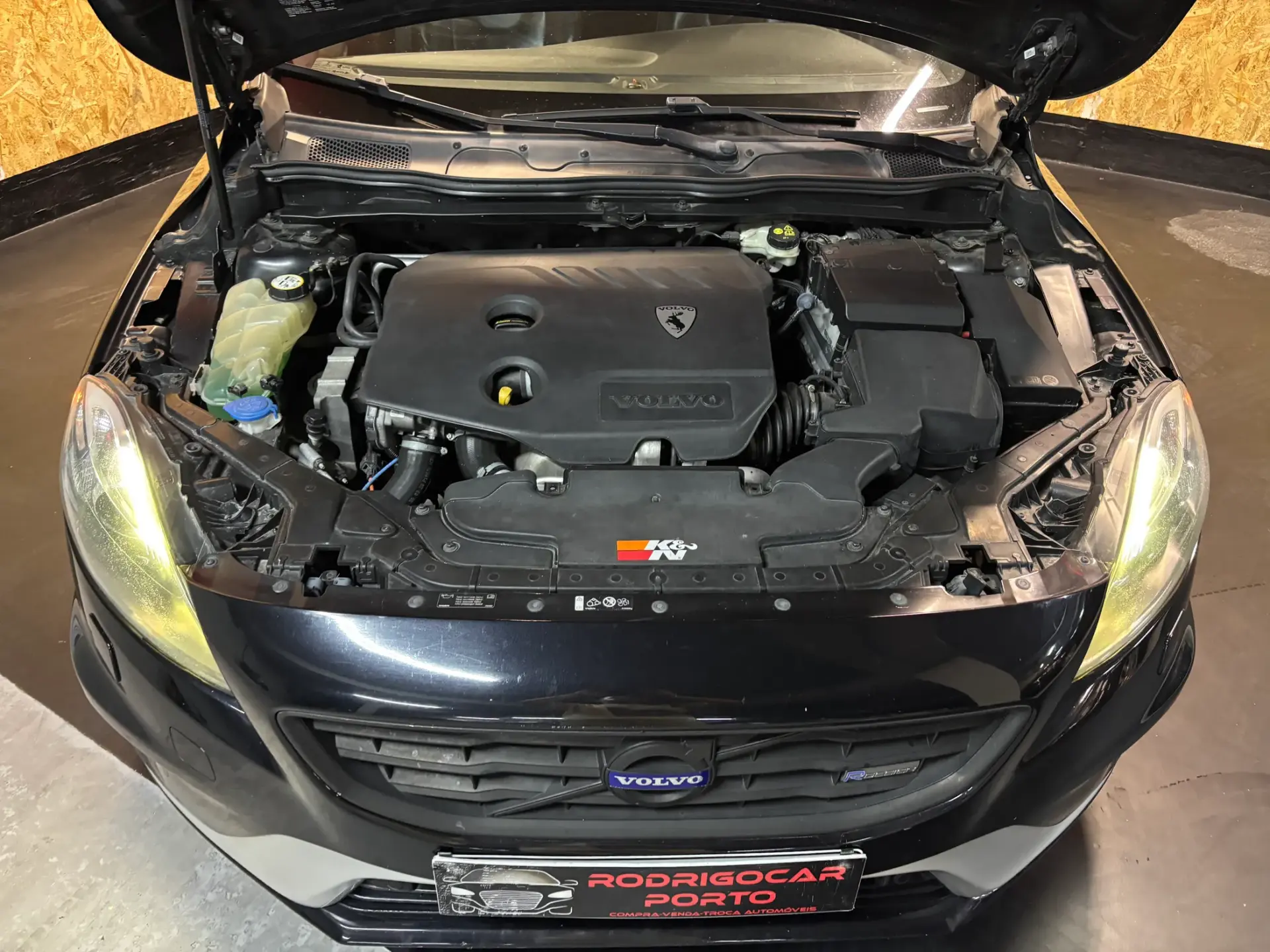 Volvo V40 1.6 D2 R-Design 32