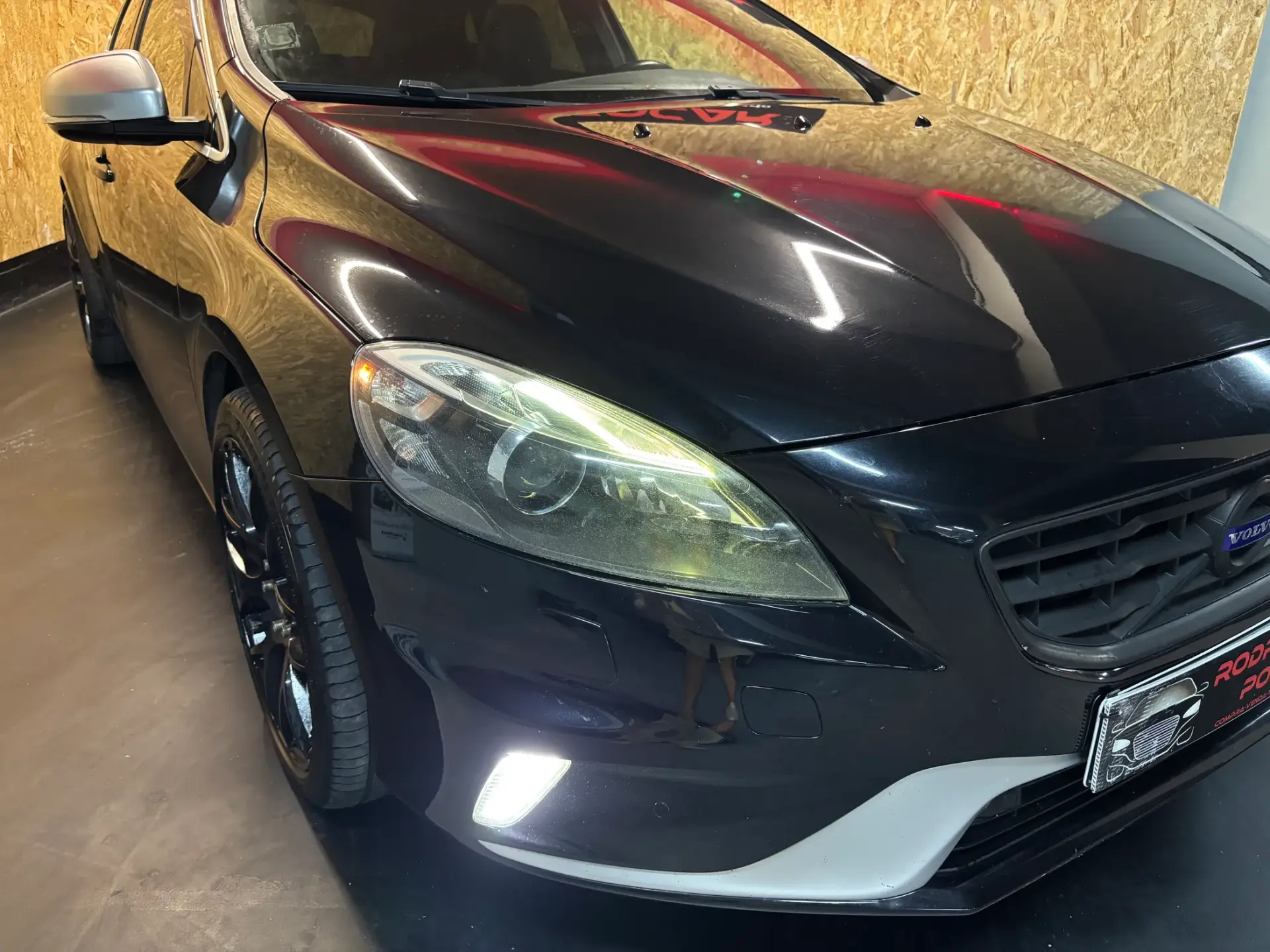 Volvo V40 1.6 D2 R-Design 33