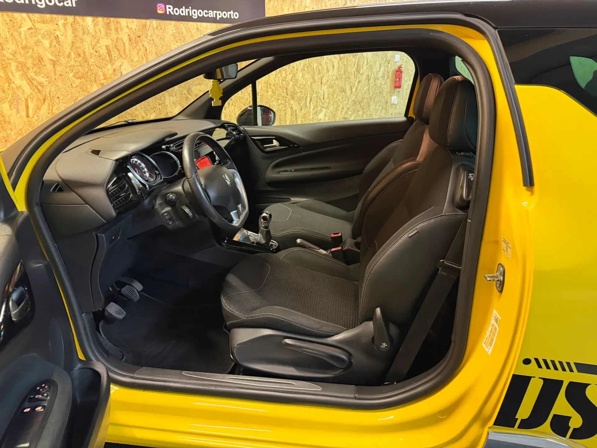 Citroen DS3 1.2 VTi So Chic 6
