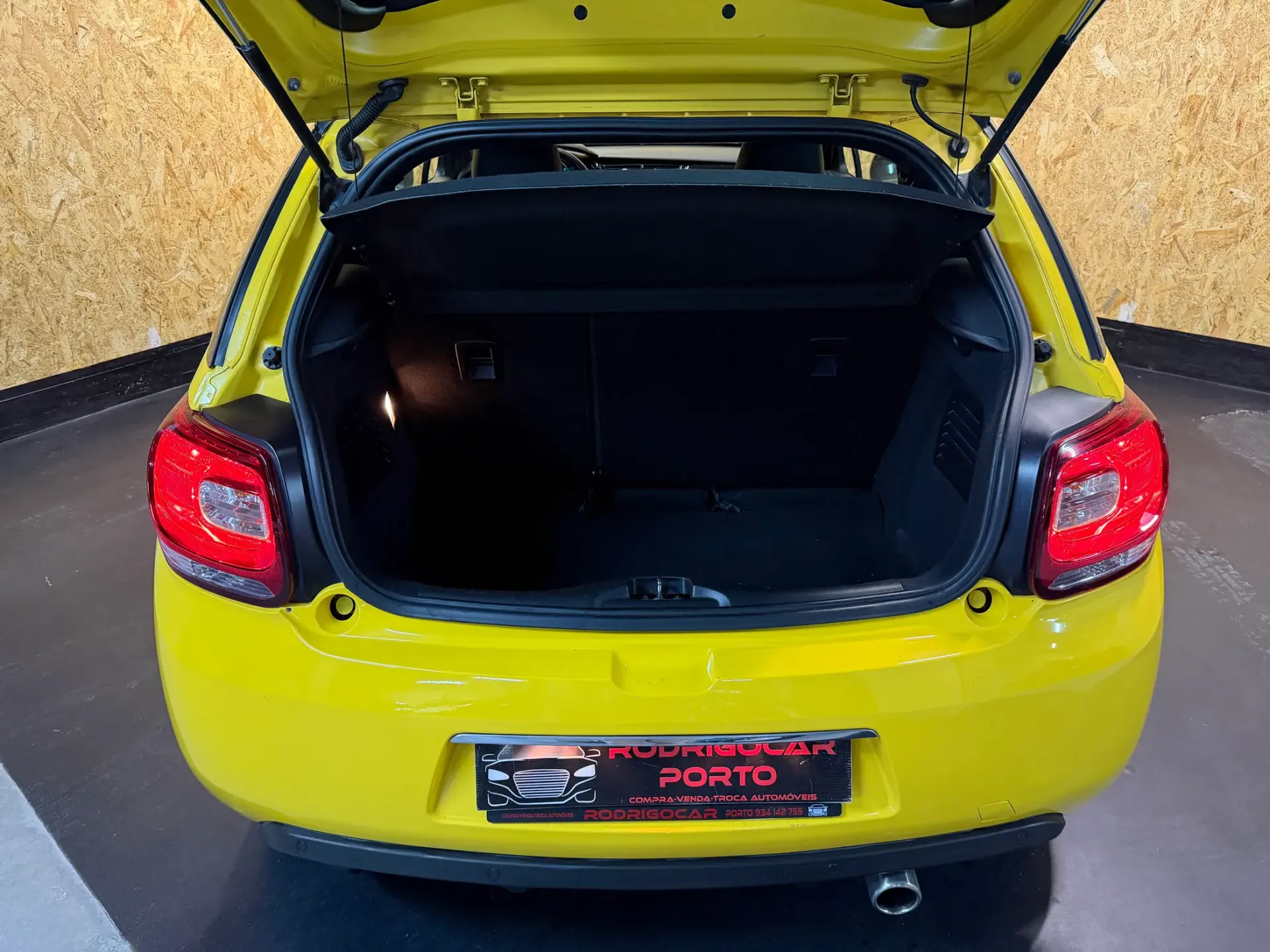 Citroen DS3 1.2 VTi So Chic 21
