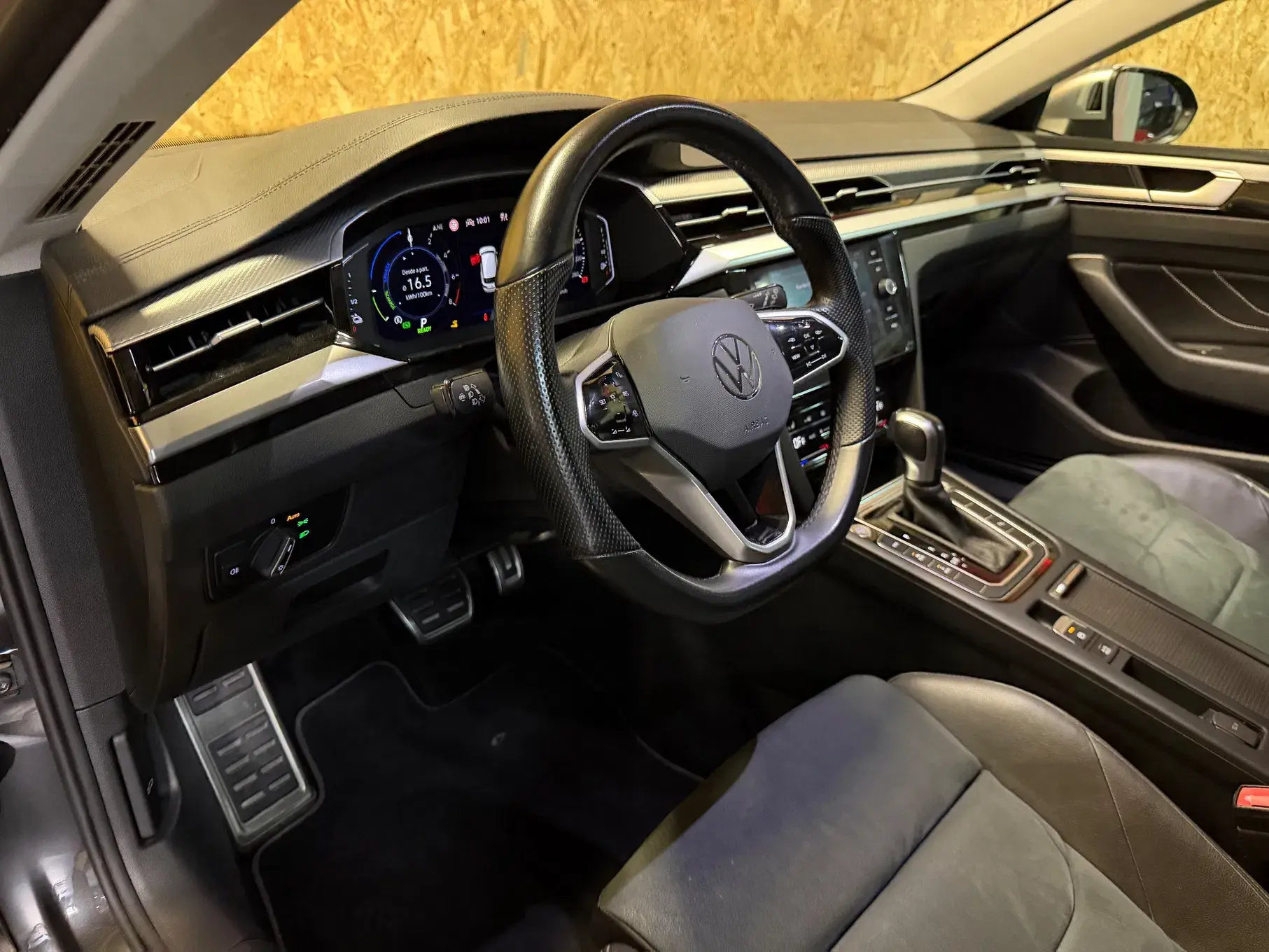 Volkswagen Arteon Shooting Brake Outro 26