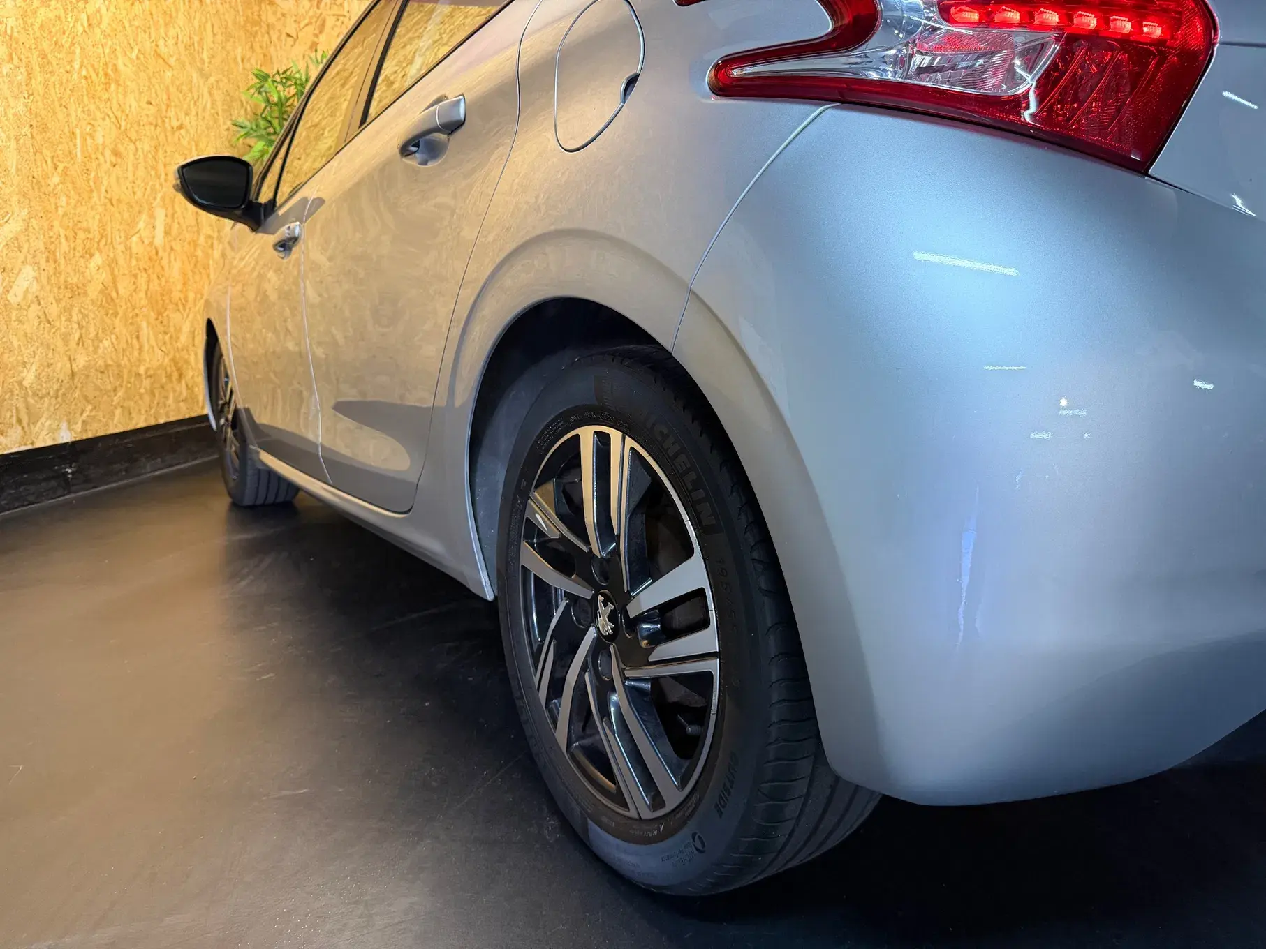 Peugeot 208 1.4 HDi Access 17