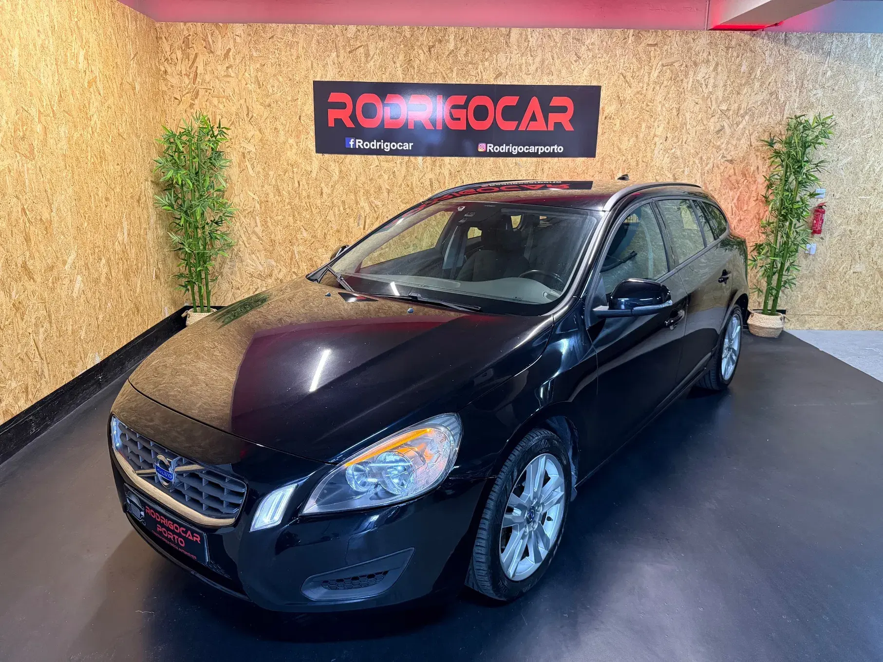 Volvo V60 2.0 D3 Momentum Start/Stop 12