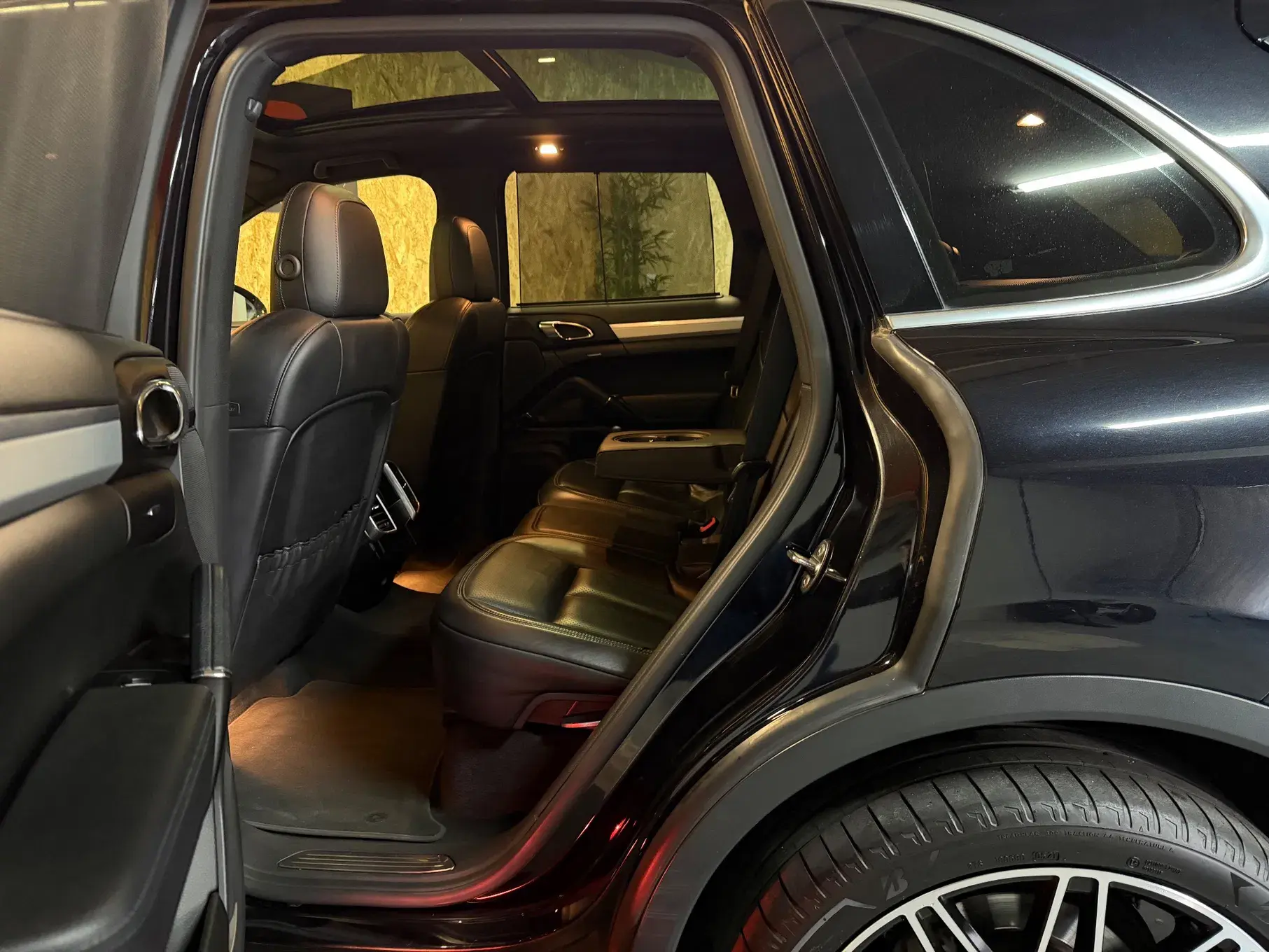 Porsche Cayenne Electric 5