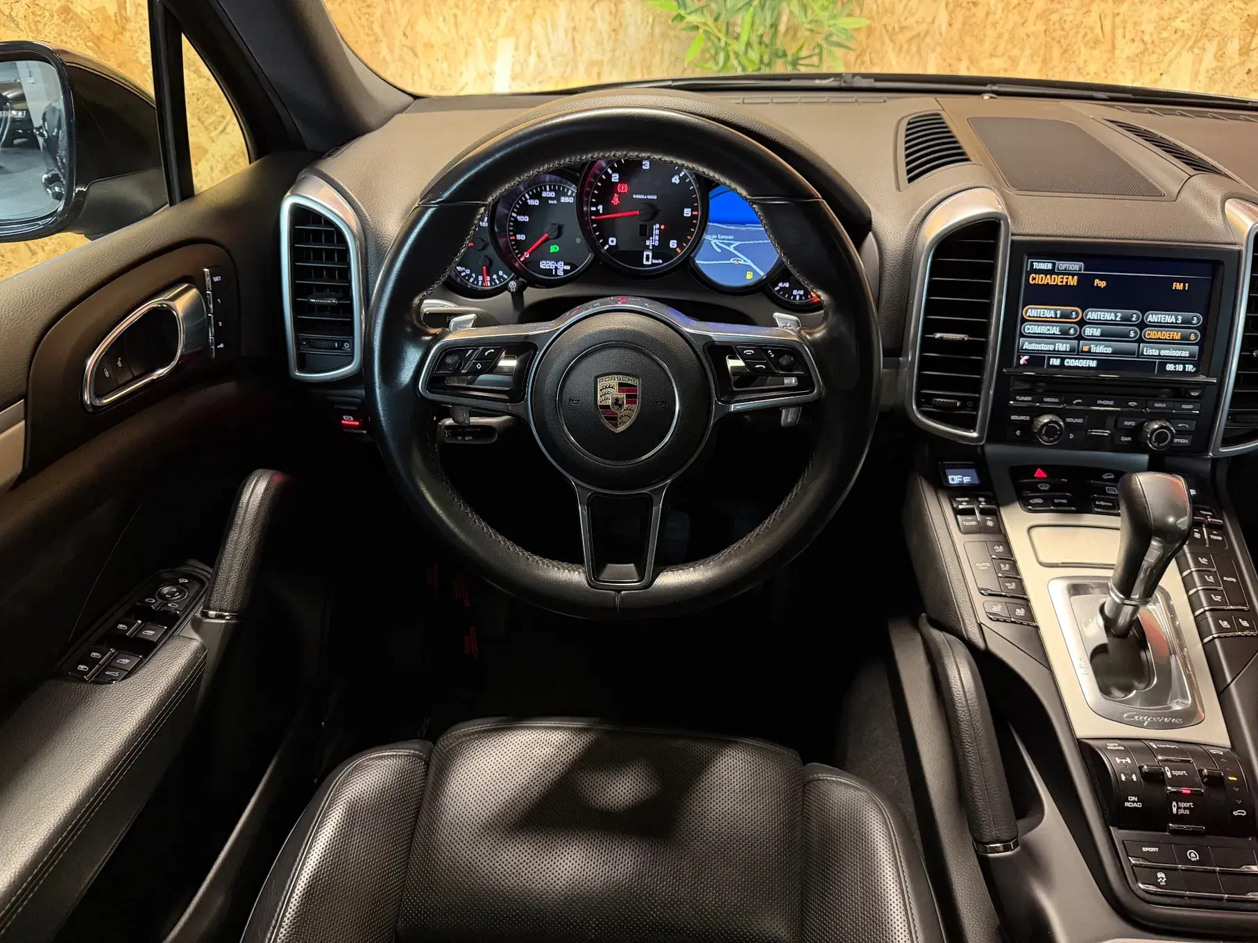 Porsche Cayenne Electric 13
