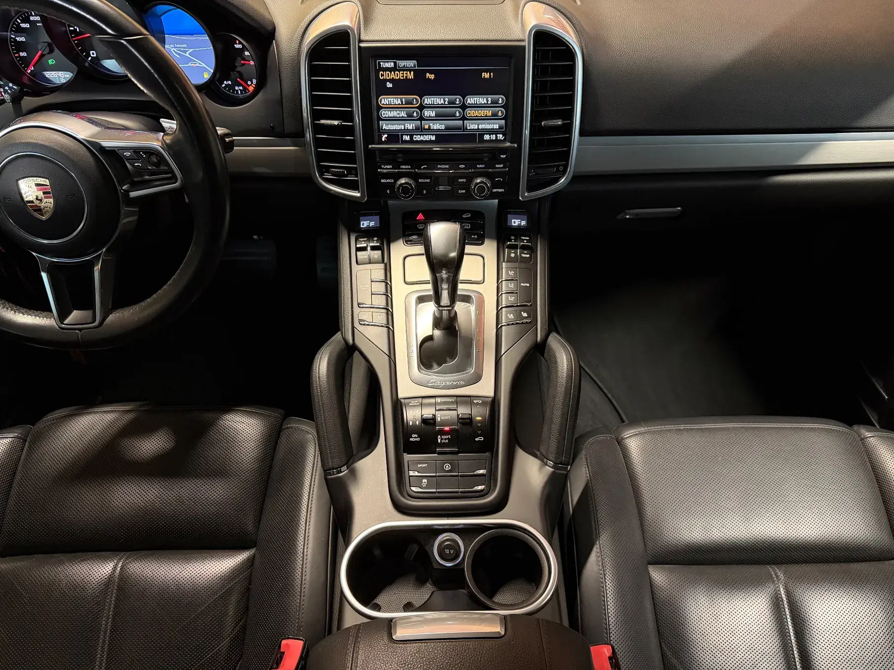 Porsche Cayenne Electric 16