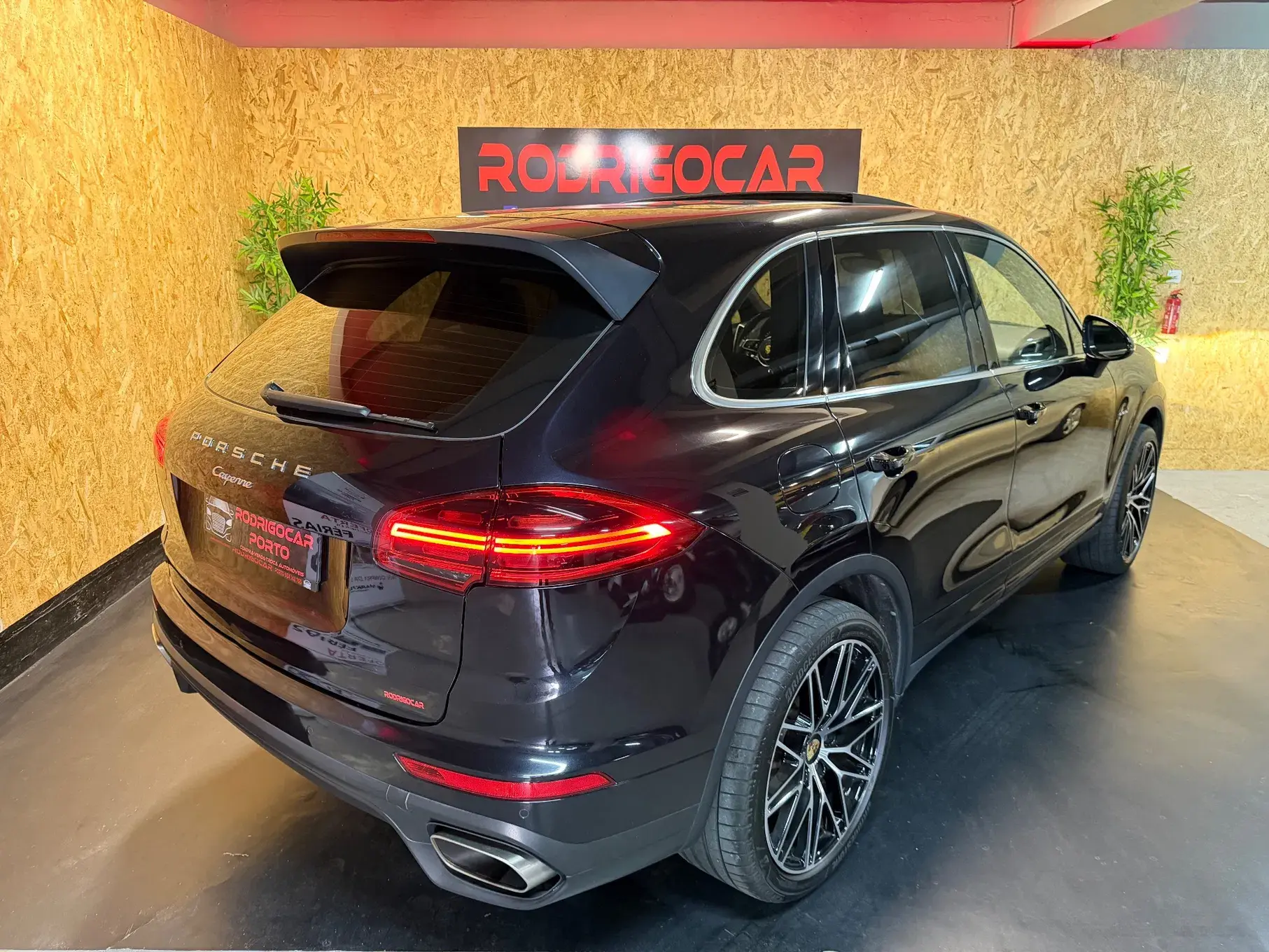 Porsche Cayenne Electric 23